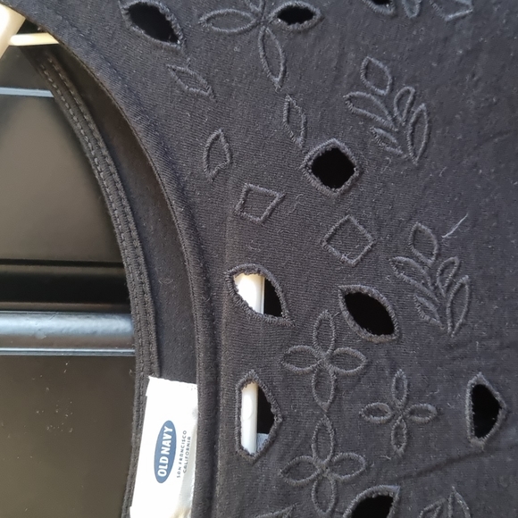 Old Navy black swing top. - Picture 2 of 4